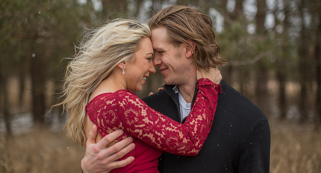 Intimate Engagement Session at the Indian Springs Metropark